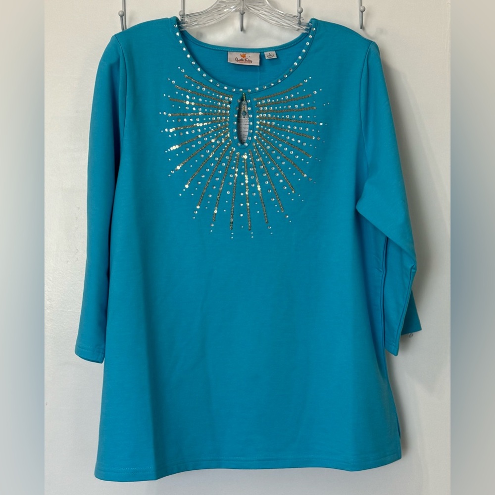 Embellished Keyhole Turquoise, Gold Sequin Starburst Tee Shirt Sz. L